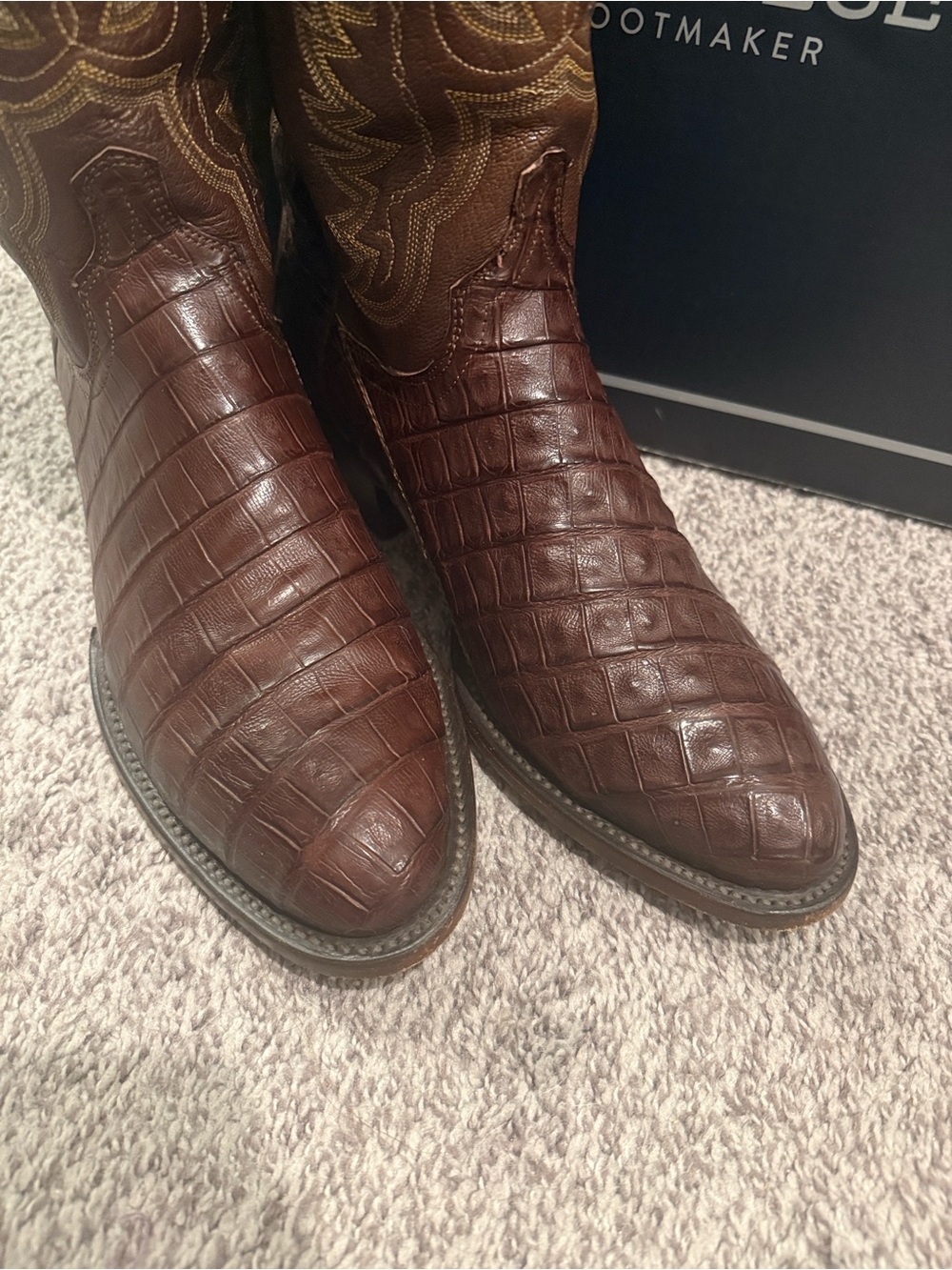 Lucchese Men’s Brown Croc-Embossed Leather Western Boots size 9 EE - Picture 2 of 12
